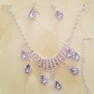 earring and necklace set